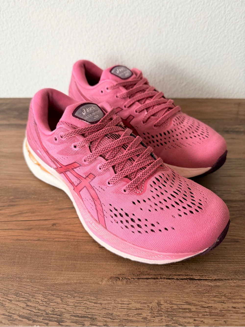 ASICS Womens GEL-Kayano 28 Smokey Rose/Deep Mars (Size: 8) EXCELLENT/LIKE NEW!